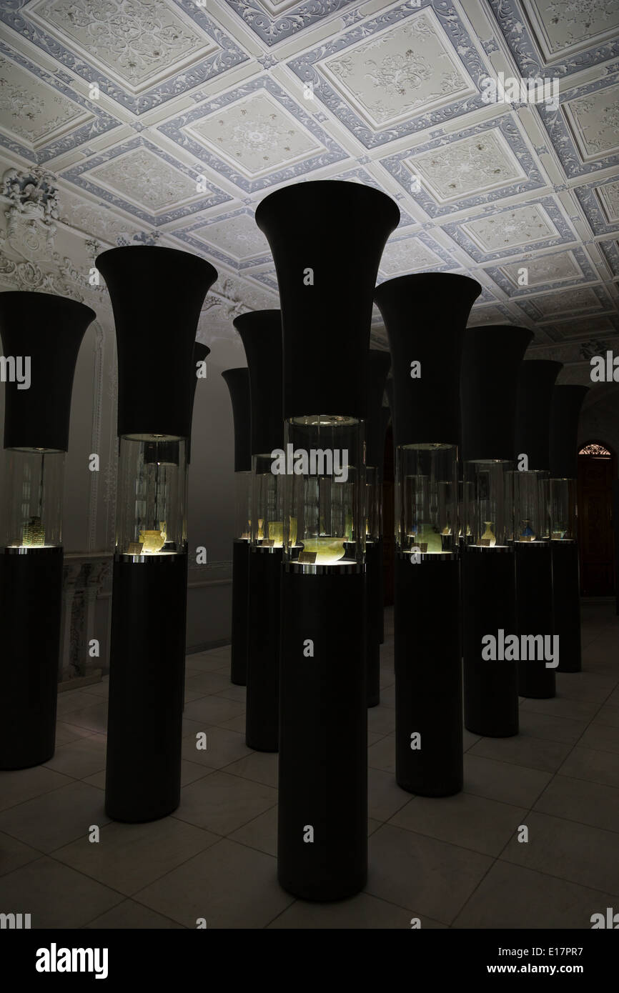 Détails sculpturaux du musée du verre et de la céramique à Téhéran Banque D'Images