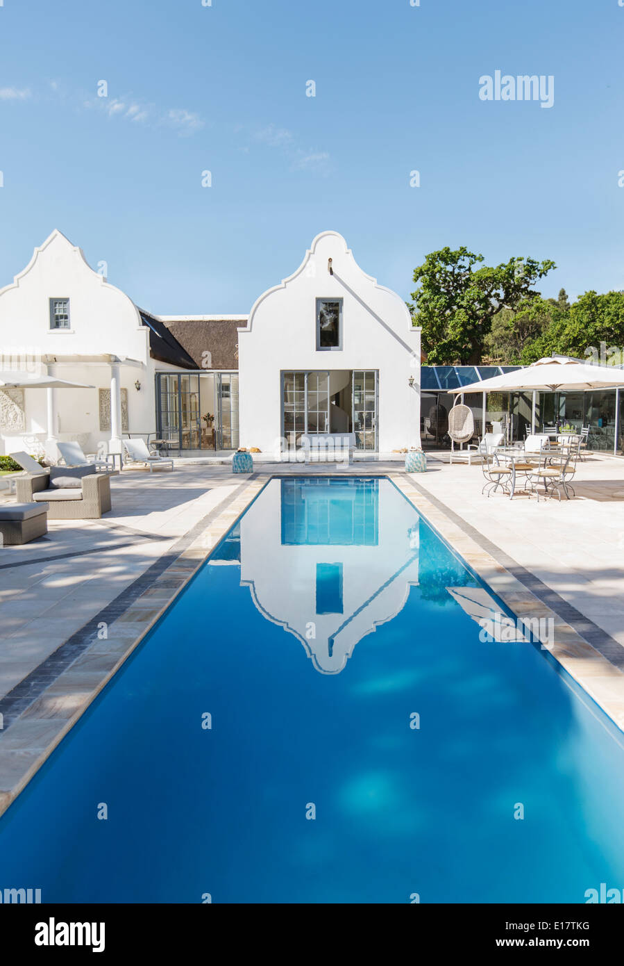 Maison de luxe et une piscine Banque D'Images