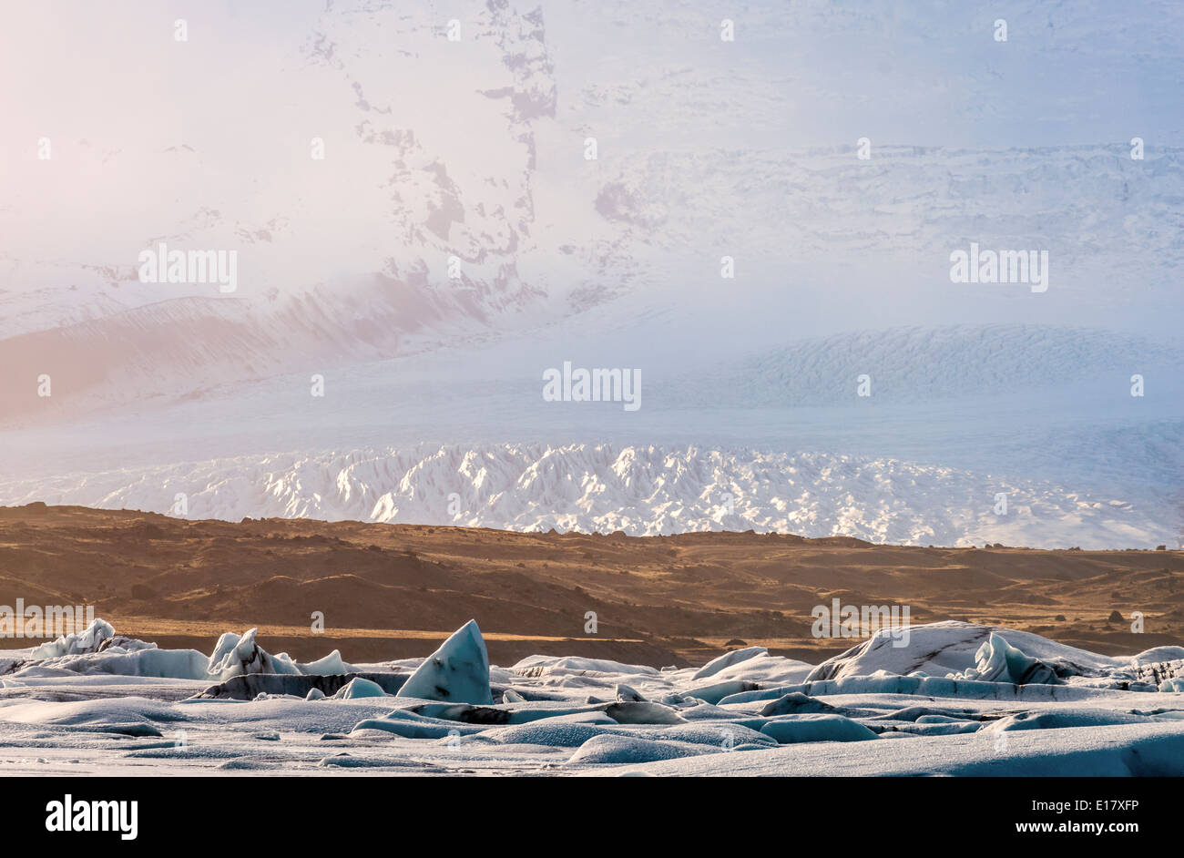 Les icebergs dans le Jokulsarlon Glacial Lagoon, Glacier Breidamerkurjokull, calotte de glace, l'Islande Vatnajokull Banque D'Images