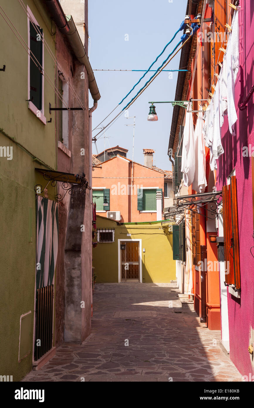 Maisons colorées sur l'île de Burano, Italie. Banque D'Images