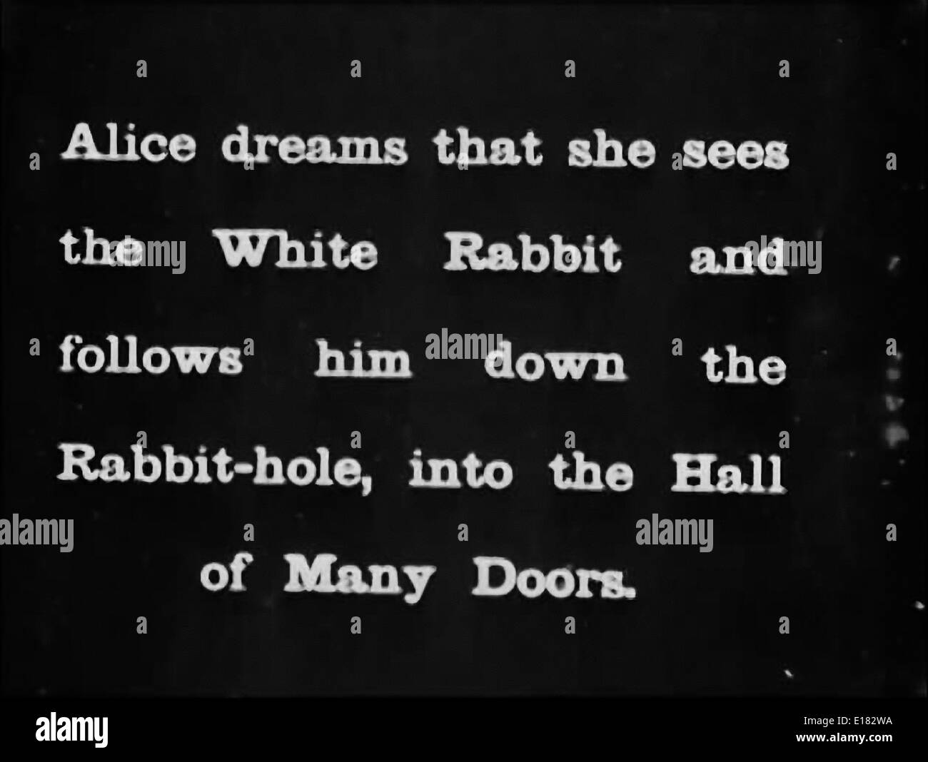 À partir de 1903 encore de l'adaptation du film le roman de Lewis Carroll "Alice au Pays des Merveilles réalisé par Cecil M. Hepworth & Percy Stow. Banque D'Images
