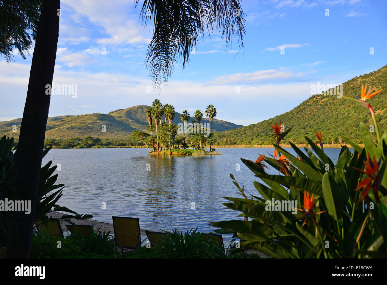 Le lac, Sun City Resort, Pilanesberg, Province du Nord Ouest de la République d Afrique du Sud Banque D'Images