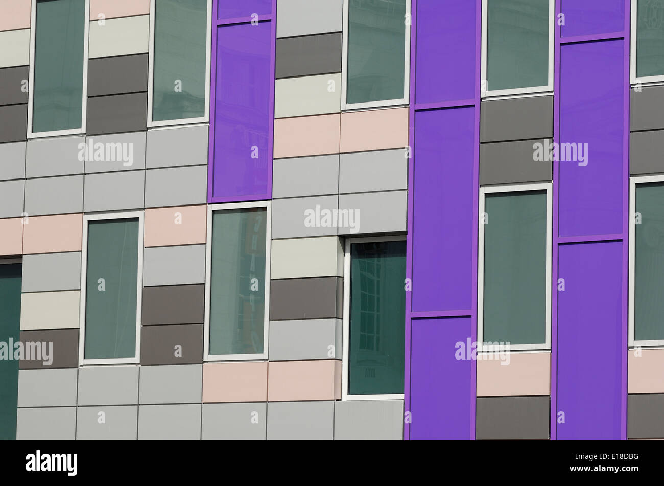 Résumé La conception des bâtiments à Luton Banque D'Images