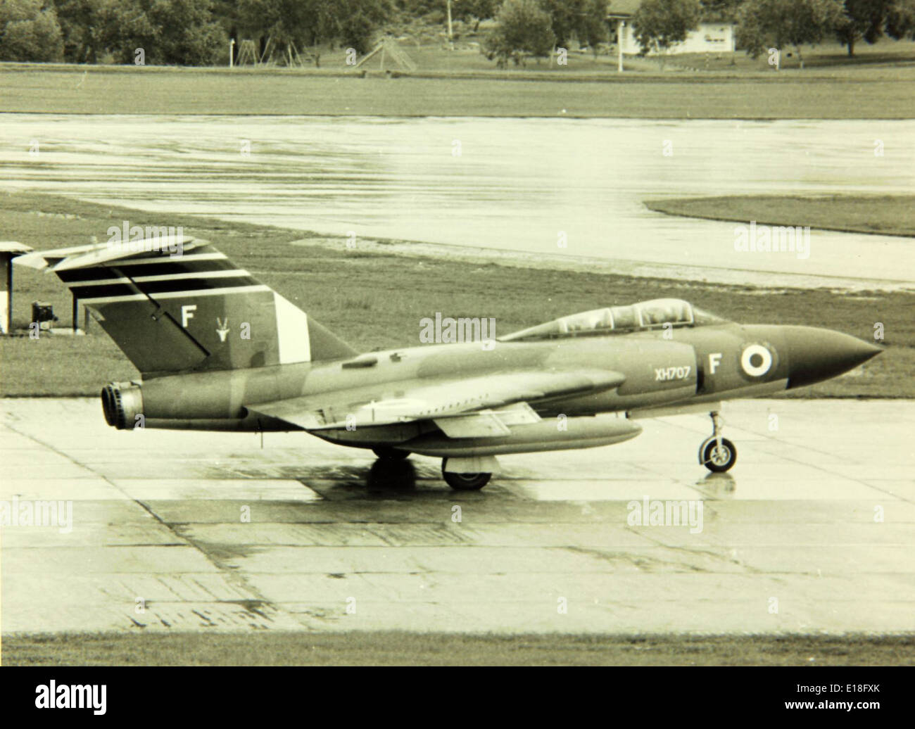 Le Gloster Javelin FA(W) était un avion de chasse biréacteur britannique conçu pour l'interception par tous les temps. Il a été utilisé principalement par la Royal Air Force pendant la guerre froide, servant d'élément clé dans la stratégie de défense aérienne de la RAF contre les bombardiers soviétiques. Banque D'Images
