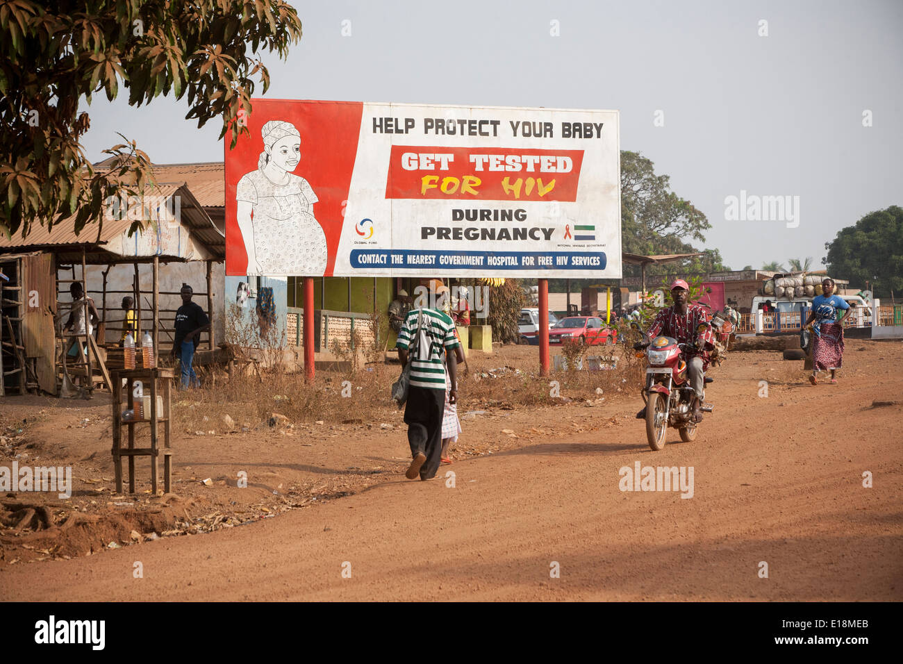 Le VIH / SIDA billboard à Port Loko, Sierra Leone, Afrique de l'Ouest. Banque D'Images