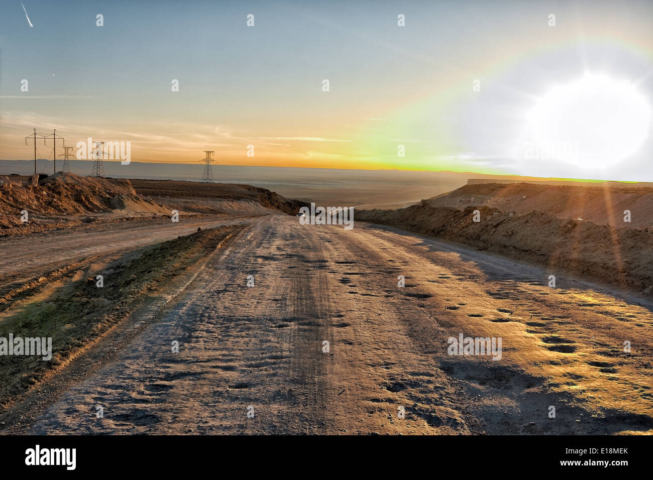 Route, désert, paysage, montagne, nature, sec, ciel, le pays, la voie, rural, terre, Hill, l'été, campagne, chemin, sentier, arides, Banque D'Images