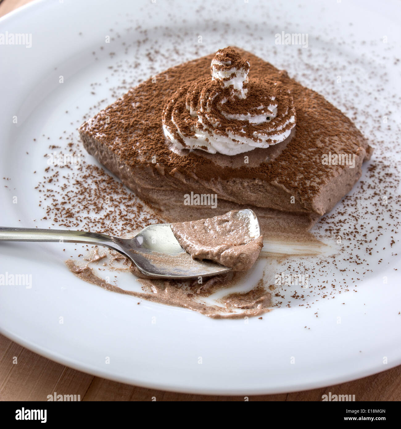 Mousse au chocolat blanc dans la partie plate, Close up Banque D'Images