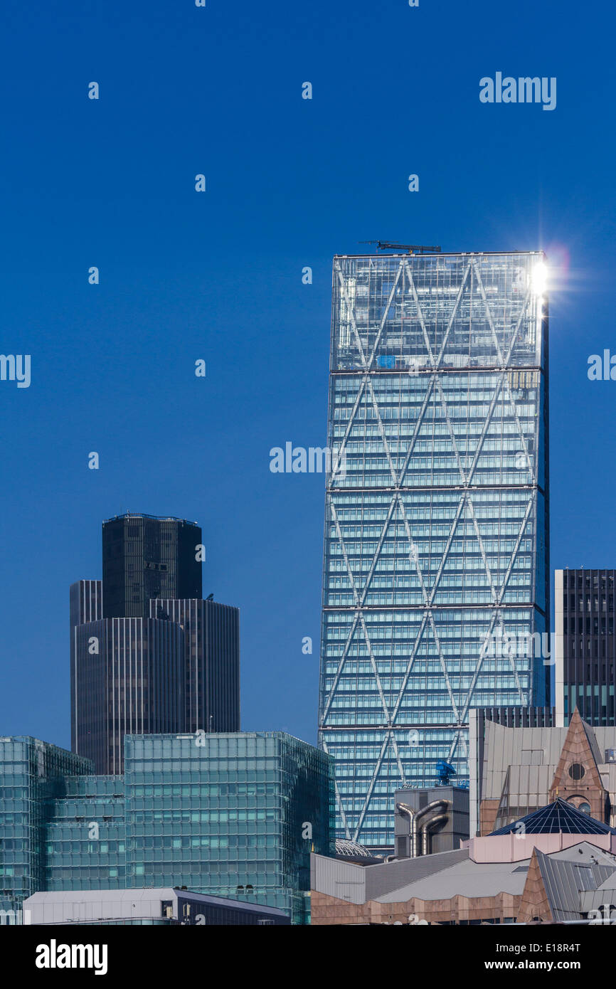 Leadenhall building se lever au-dessus de la ville de Londres Banque D'Images