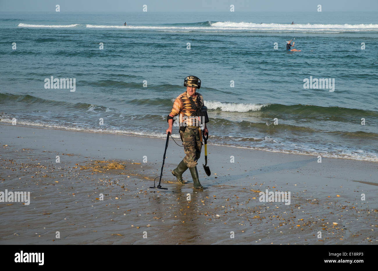 Treasure Hunter on beach Banque D'Images