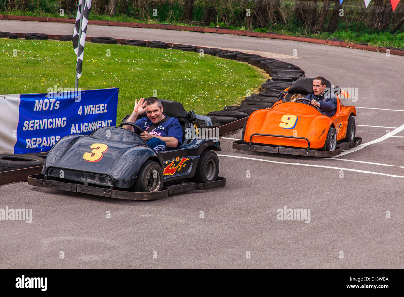 Go Karts driver ride at Paultons Park, Southampton, Angleterre, Royaume-Uni. Banque D'Images