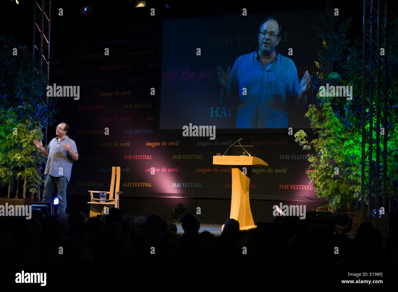 Hay-on-Wye au Pays de Galles UK Mardi 27 Mai 2014 William Dalrymple parlant de 'Princes & peintres à Delhi moghole, 1707-1857' le jour 6 de Hay Festival 2014 Hay-on-Wye Powys Pays de Galles UK Crédit : Jeff Morgan/Alamy Live News Banque D'Images