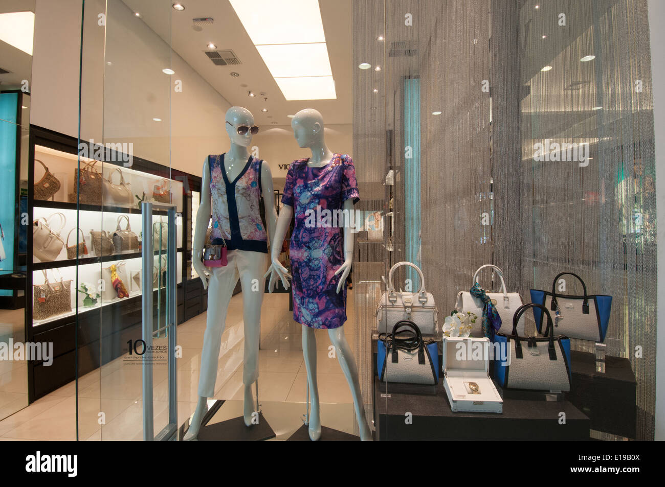 Les magasins de luxe du centre commercial Iguatemi Brasilia Brésil Banque D'Images