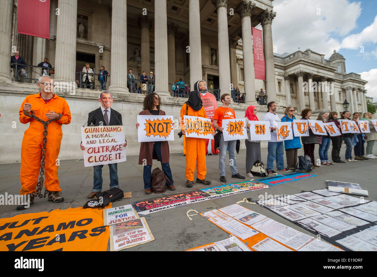 Londres : "pas un autre jour' dans la prison de Guantánamo Manifestation à Trafalgar Square. Banque D'Images