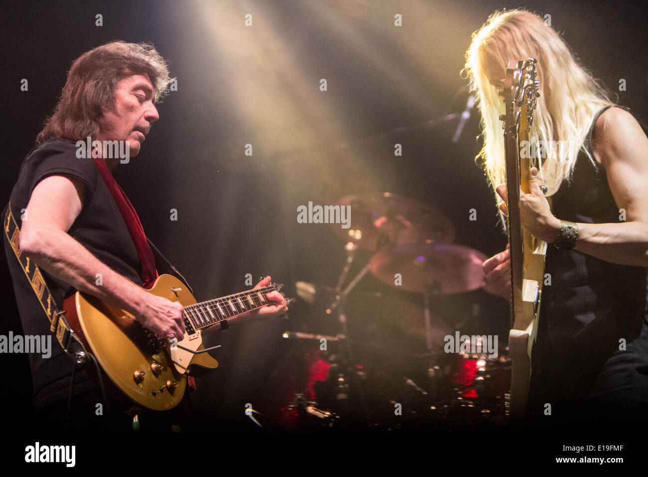 Milan Italie. 26 mai 2014. Ex guitariste Steve Hackett de Genesis se produit sur scène au théâtre Ciak durant la linéaire4'Genesis Revisited 2014 World Tour' Banque D'Images