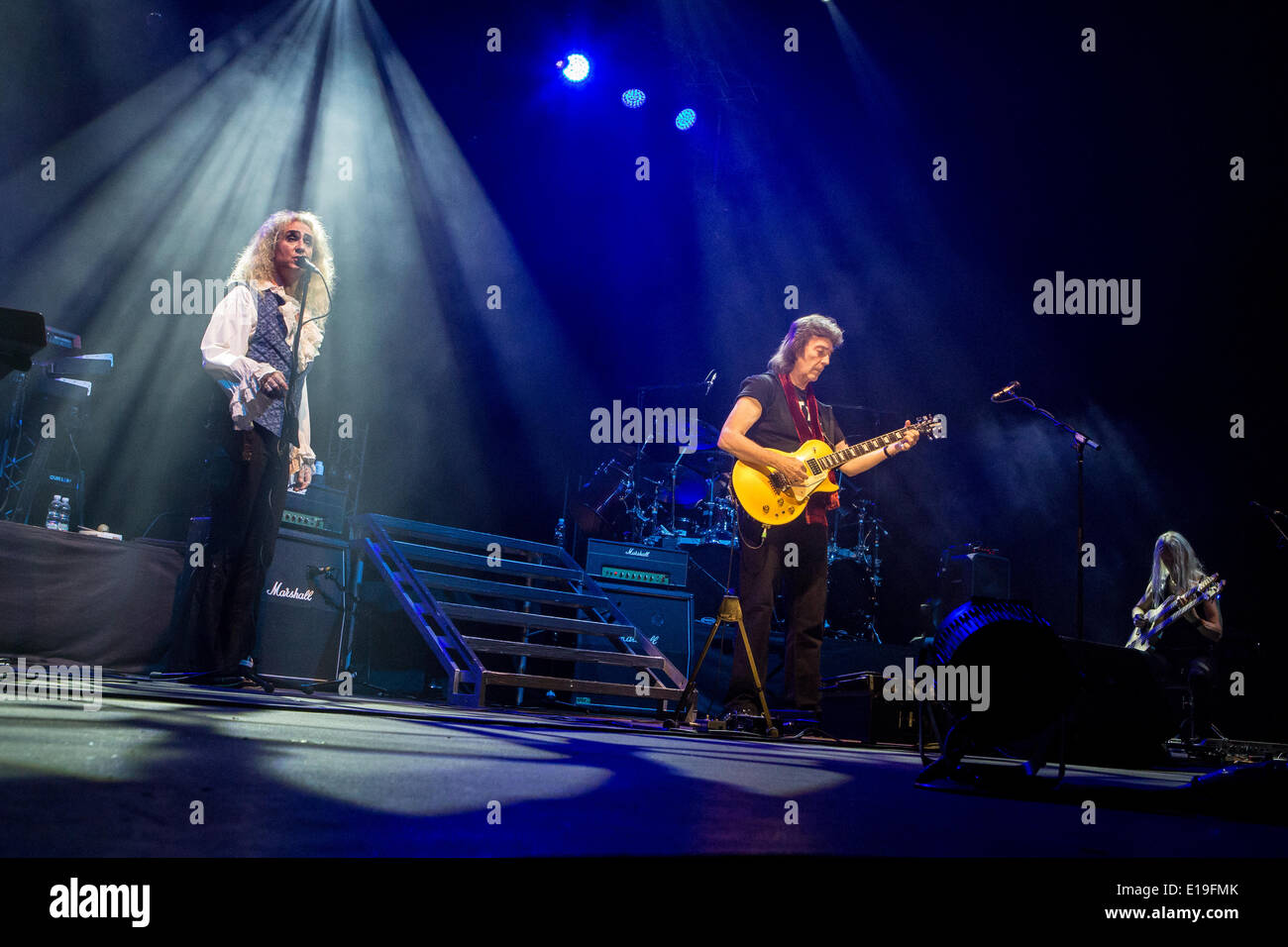 Milan Italie. 26 mai 2014. Ex guitariste Steve Hackett de Genesis se produit sur scène au théâtre Ciak durant la linéaire4'Genesis Revisited 2014 World Tour' Banque D'Images