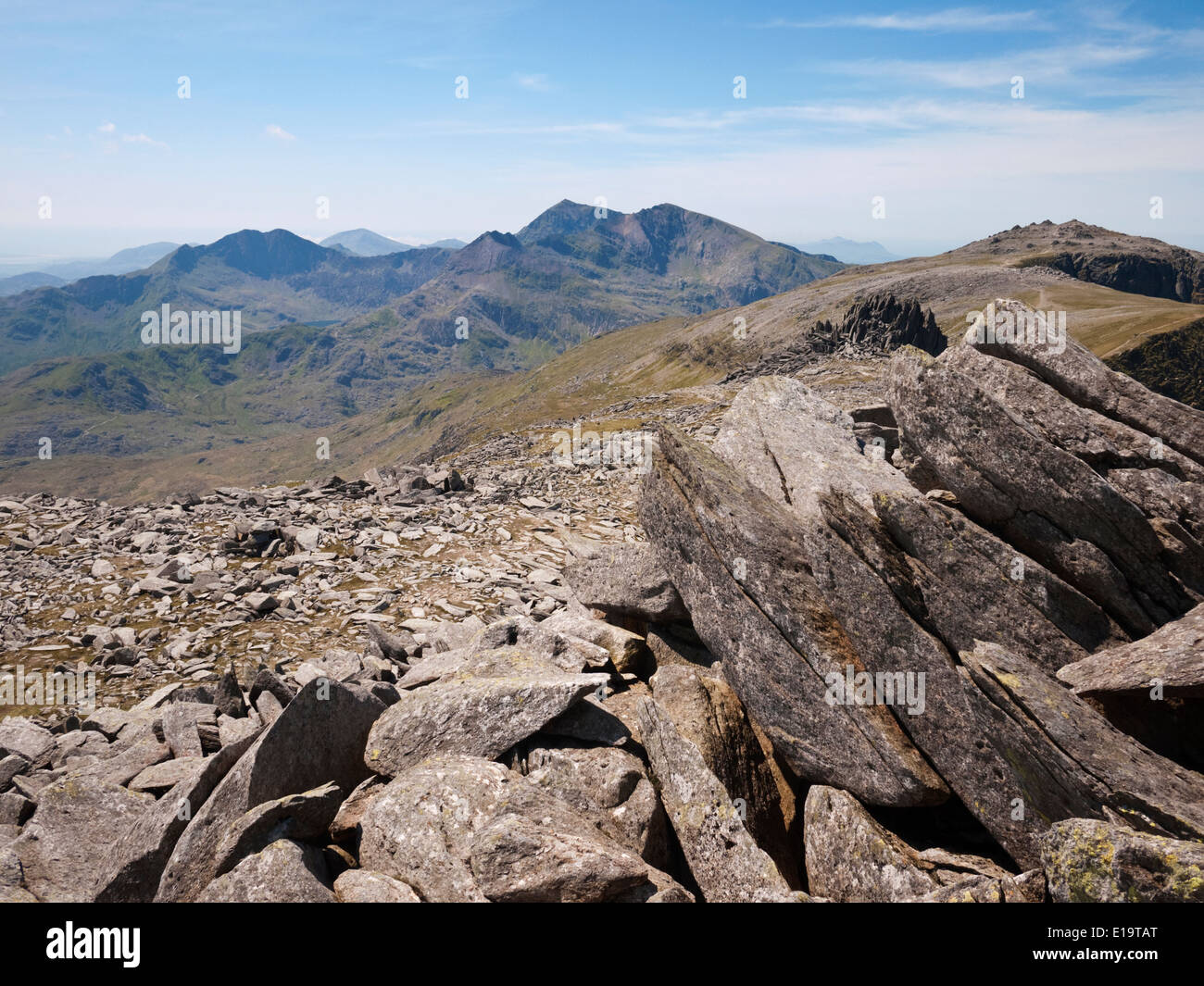 Le Snowdon Horseshoe vue depuis le sommet de Glyder Fach. Glyder Fawr en vue sur la droite. Dans les montagnes de Snowdonia Glyderau Banque D'Images