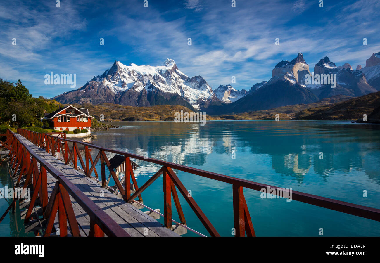 Parc National Torres del Paine comprend des montagnes, des glaciers, des lacs et des rivières dans le sud de la Patagonie Chilienne Banque D'Images