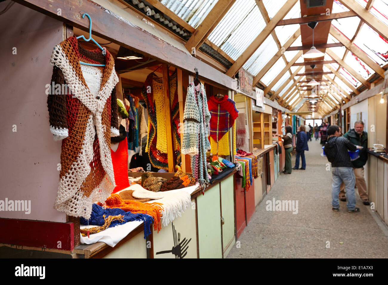 Paseo de los artesanos handicrafts market Ushuaia Argentine Banque D'Images