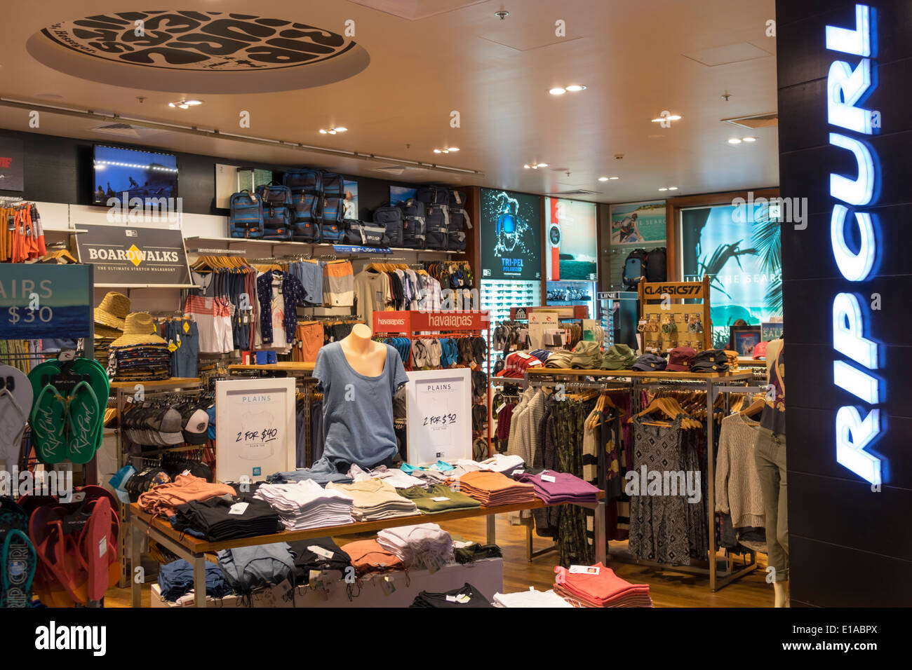 Sydney Australie,aéroport Kingsford-Smith,SYD,terminal,avant,entrée,afficher les marques de vente,vente,shopping shopper shoppers shopping magasins marché marque Banque D'Images