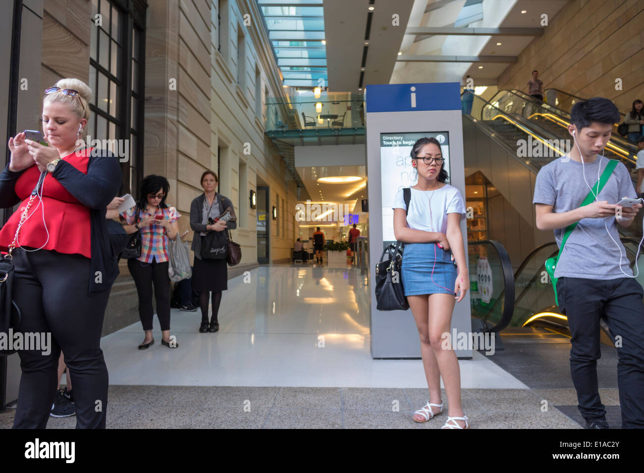 Brisbane Australie,Queensland CBD Central Business,District,Central Station,transports en commun,gare ferroviaire,adultes femme femme femme dame Banque D'Images
