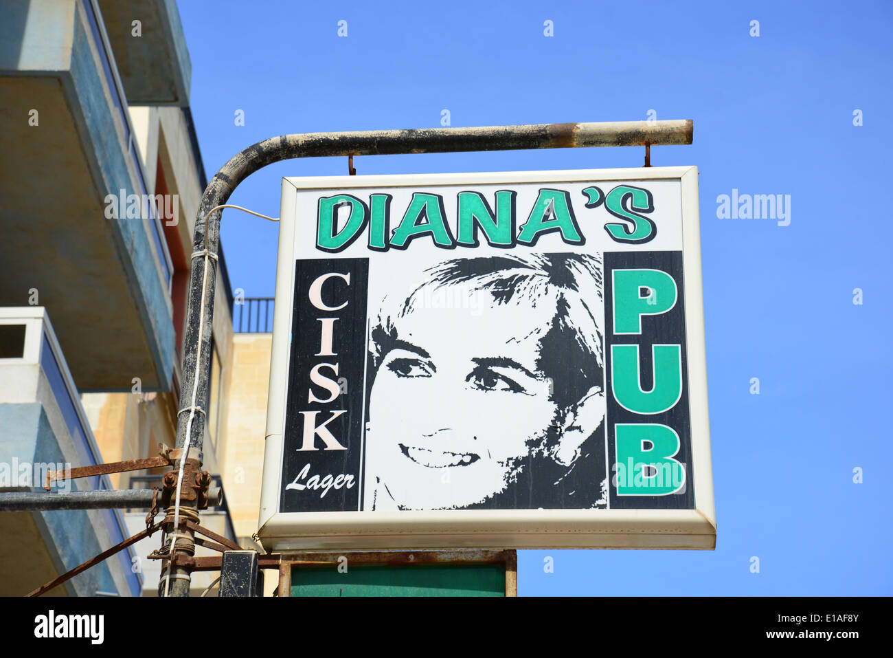 Diana's Pub signe, Qawra (Il-Qawra), Saint Paul's Bay (San Pawl il-baħar), District Nord, République de Malte Banque D'Images