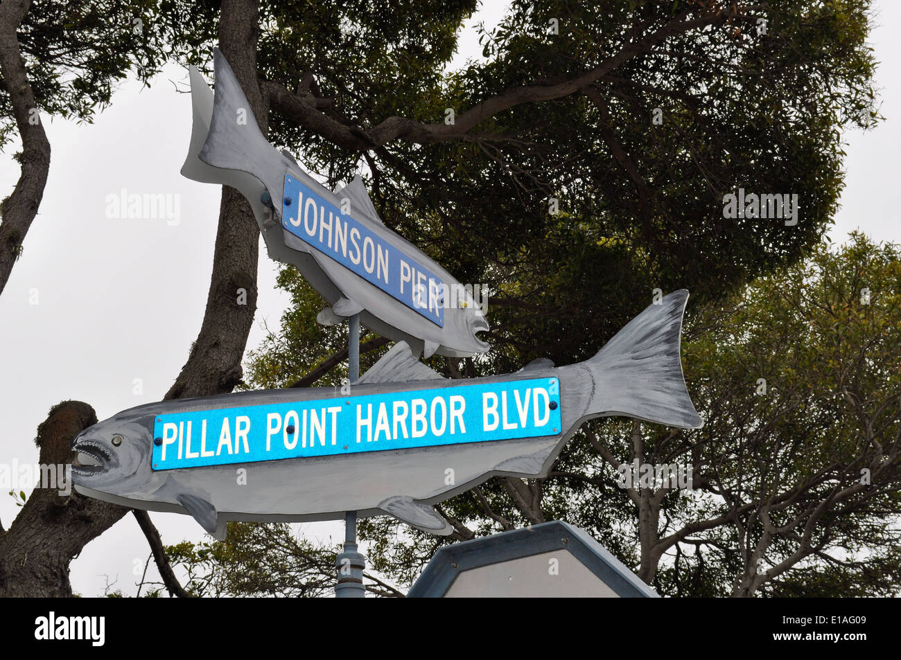 Pillar Point Harbor Blvd et Johnson Pier la signalisation routière en Californie Banque D'Images