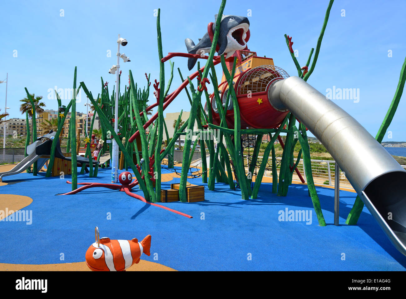 Aire de jeux pour enfants à l'aquarium national, Qawra, baie de Saint Paul (San Pawl il-Baħar), district nord, République de Malte Banque D'Images