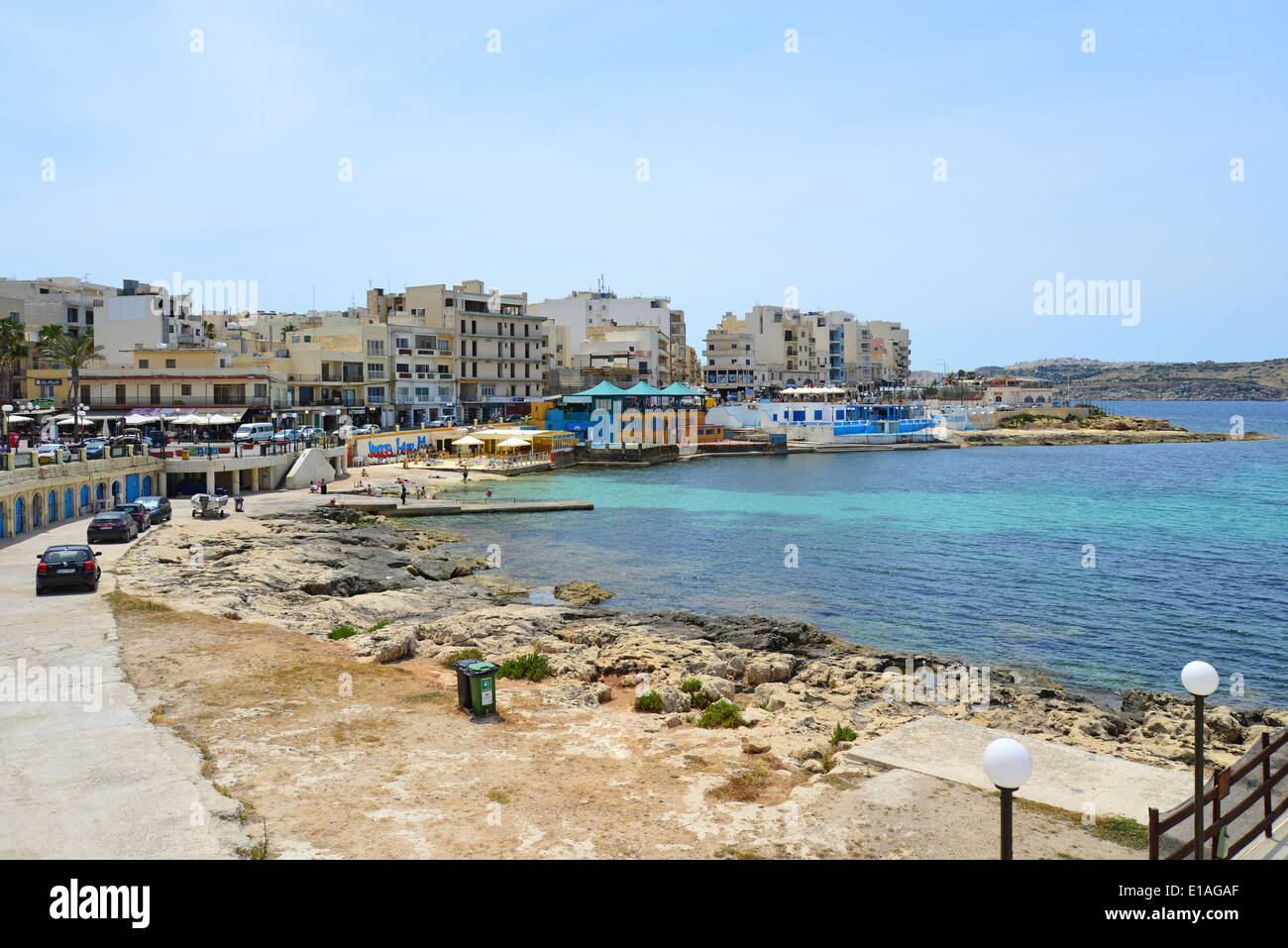 Promenade du front de mer, Buġibba, Saint Paul's Bay (San Pawl il-baħar), District Nord, République de Malte Banque D'Images