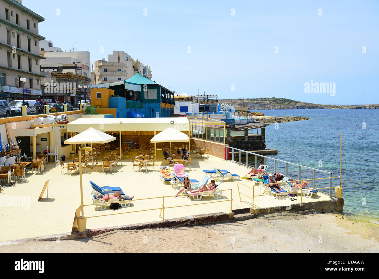 Front de plage, Buġibba, Saint Paul's Bay (San Pawl il-baħar), District Nord, République de Malte Banque D'Images