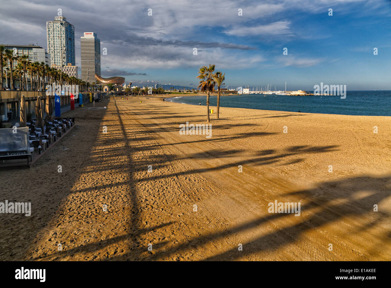 Vue de la plage de Barceloneta, Barcelone, Catalogne, Espagne Banque D'Images