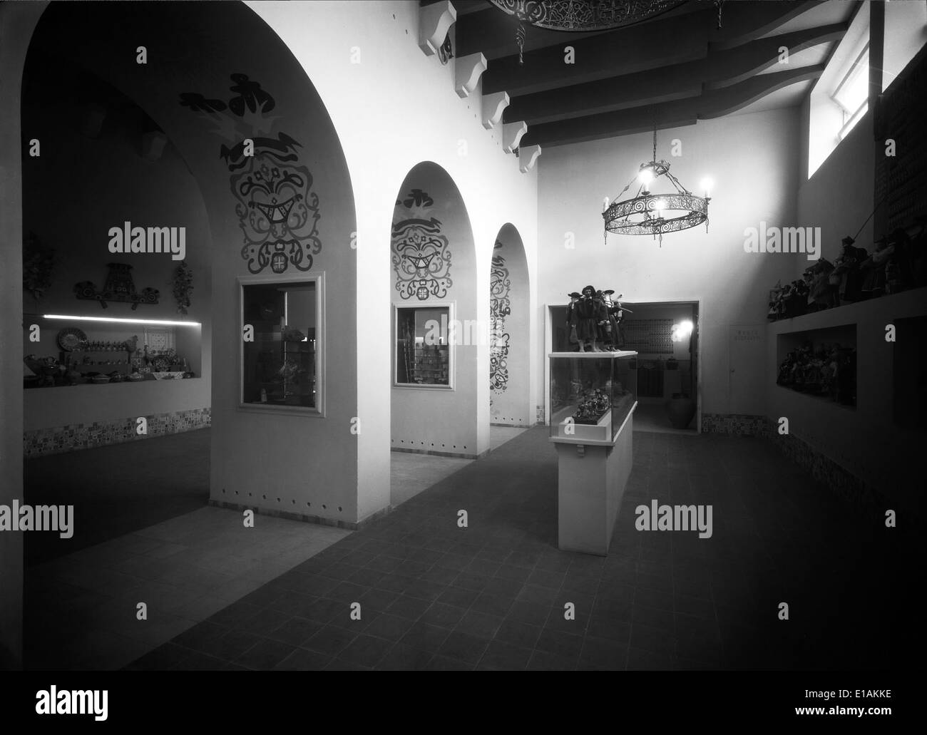 Photographie du Exposição Internacional de Paris 1937, mettant en évidence la participation du Portugal à l’exposition internationale présentant ses réalisations culturelles et technologiques. Banque D'Images