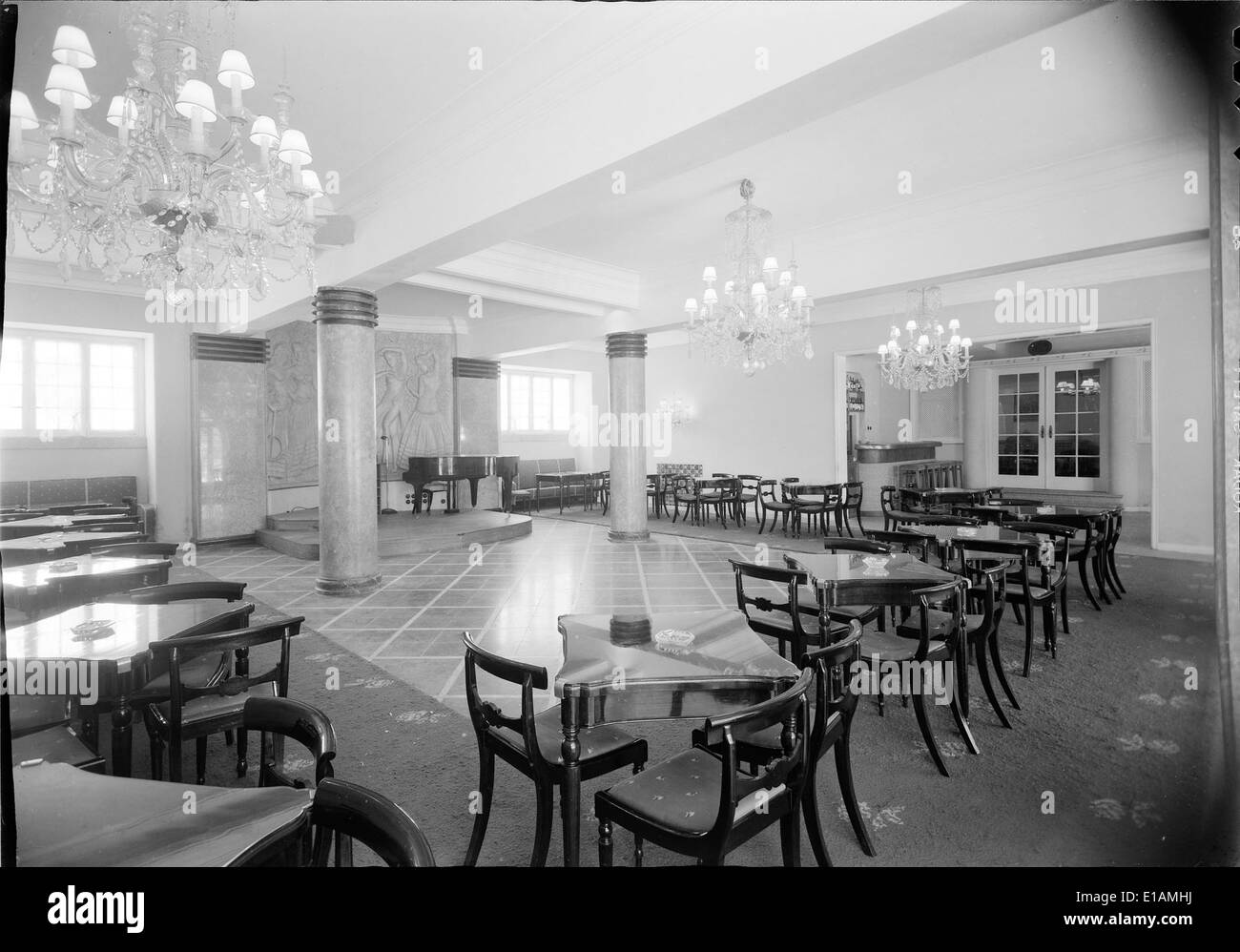 Hôtel Astória, créé en 1948 à Monfortinho, Portugal, est un hôtel historique bien connu, reconnu pour son rôle dans le tourisme et l'hospitalité dans la région. Il sert de destination clé pour les visiteurs de la région. Banque D'Images