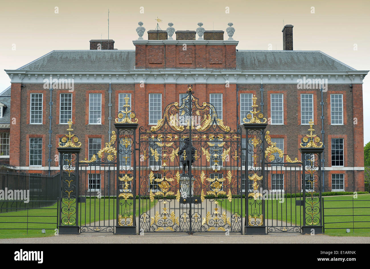 La porte en face de Kensington Palace, quartier de Kensington et Chelsea, Londres, Angleterre, Royaume-Uni Banque D'Images