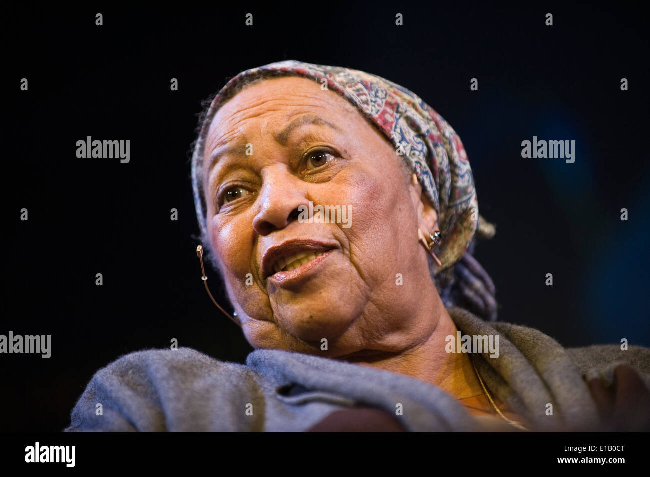 Toni Morrison, prix Nobel et ancien lauréat du prix Pulitzer, parlant de sa pièce Desdemona au Hay Festival 2014. ©Jeff Morgan Banque D'Images