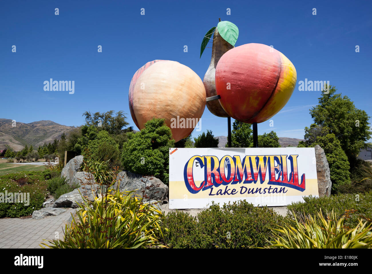Gros fruit sculpture, Cromwell, région de l'Otago, île du Sud, Nouvelle-Zélande, Pacifique Sud Banque D'Images
