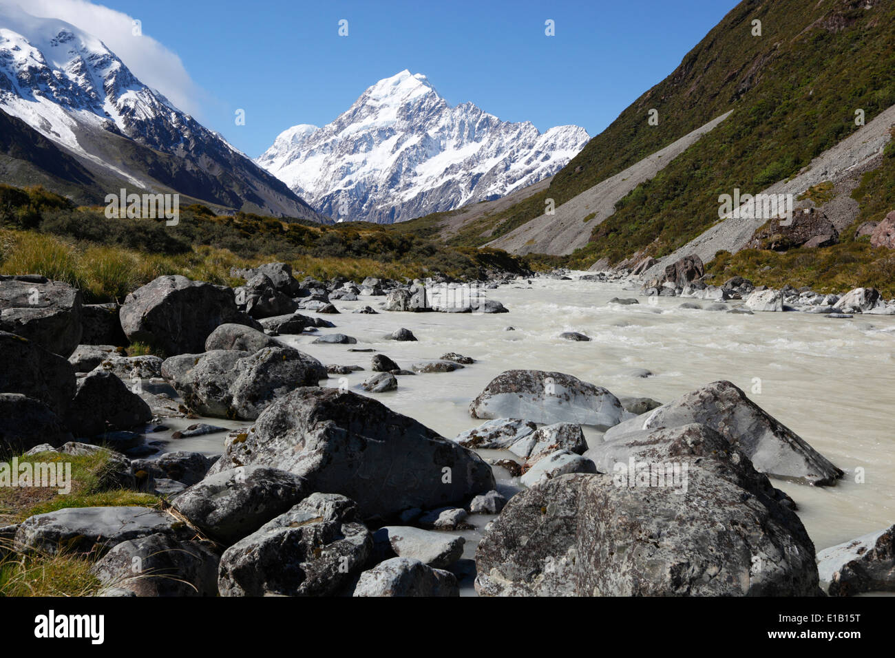 Hooker Valley et rivière avec le Mont Cook, Mount Cook National Park, région de Canterbury, île du Sud, Nouvelle-Zélande, Pacifique Sud Banque D'Images