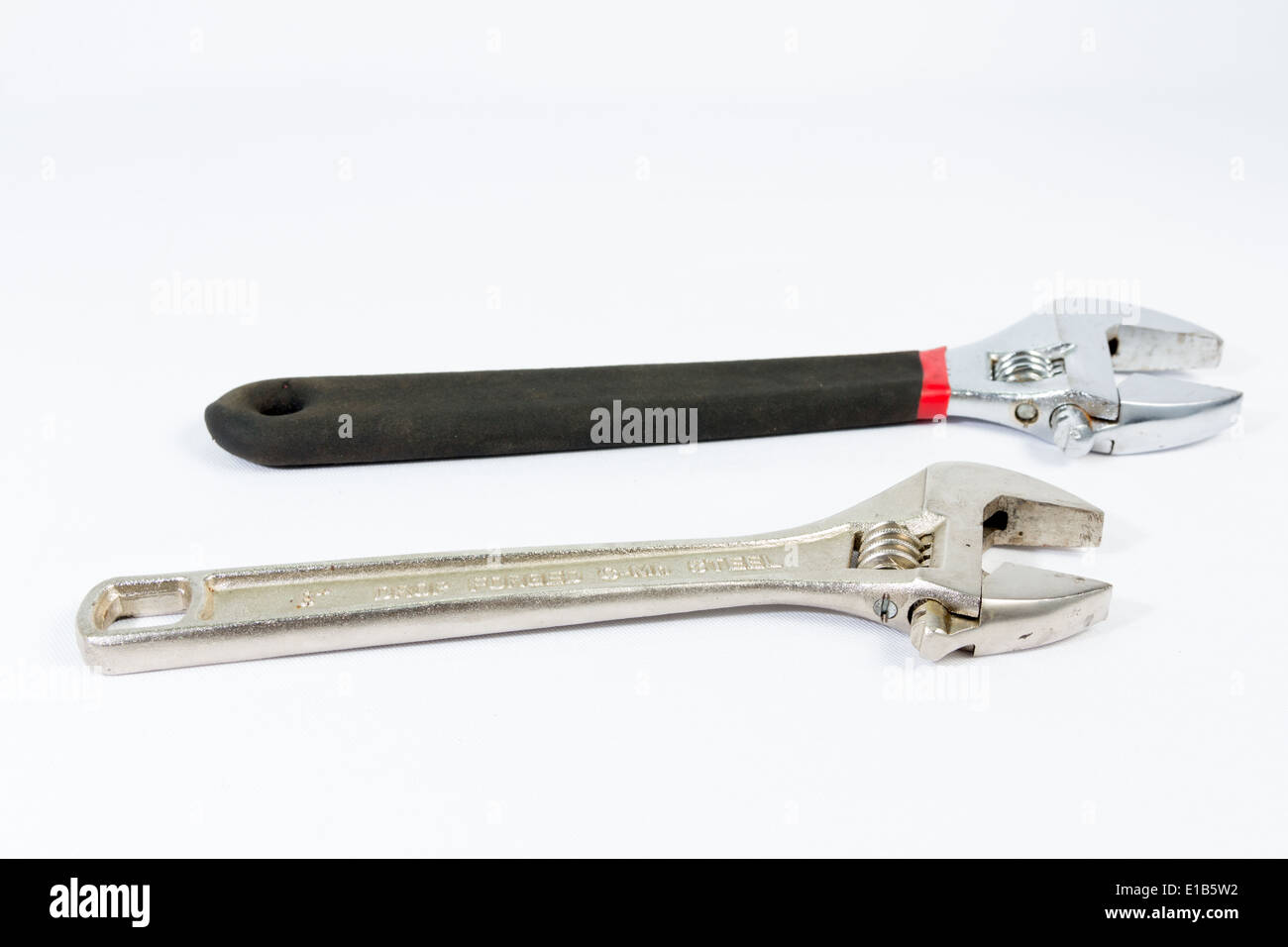 Clé ajustable isolated on white Banque D'Images