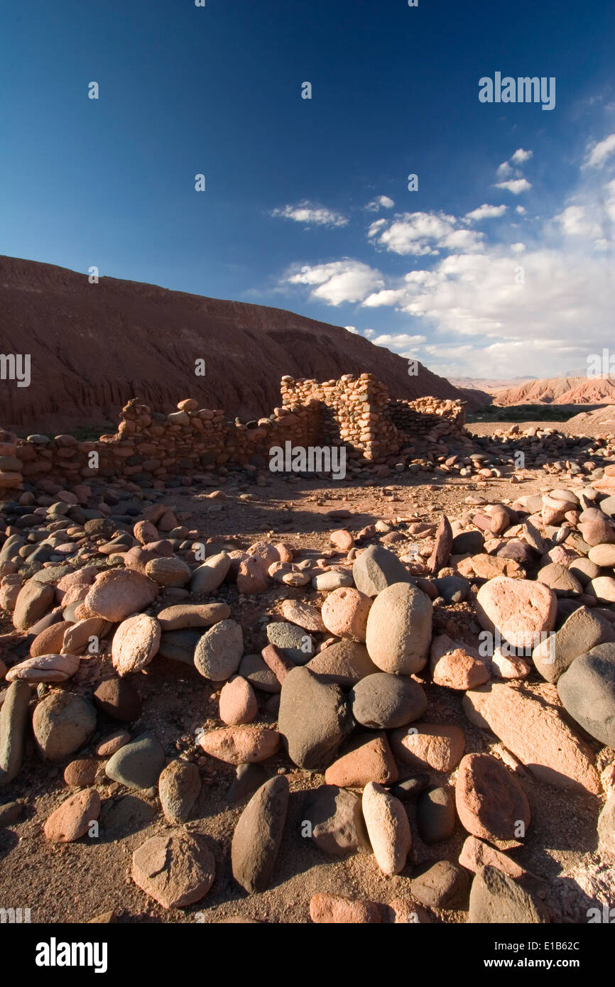 Les murs en ruine, Ruines Catarpe, près de San Pedro de Atacama, Chili [Catarpe était un avant-poste de l'Inca]. Banque D'Images