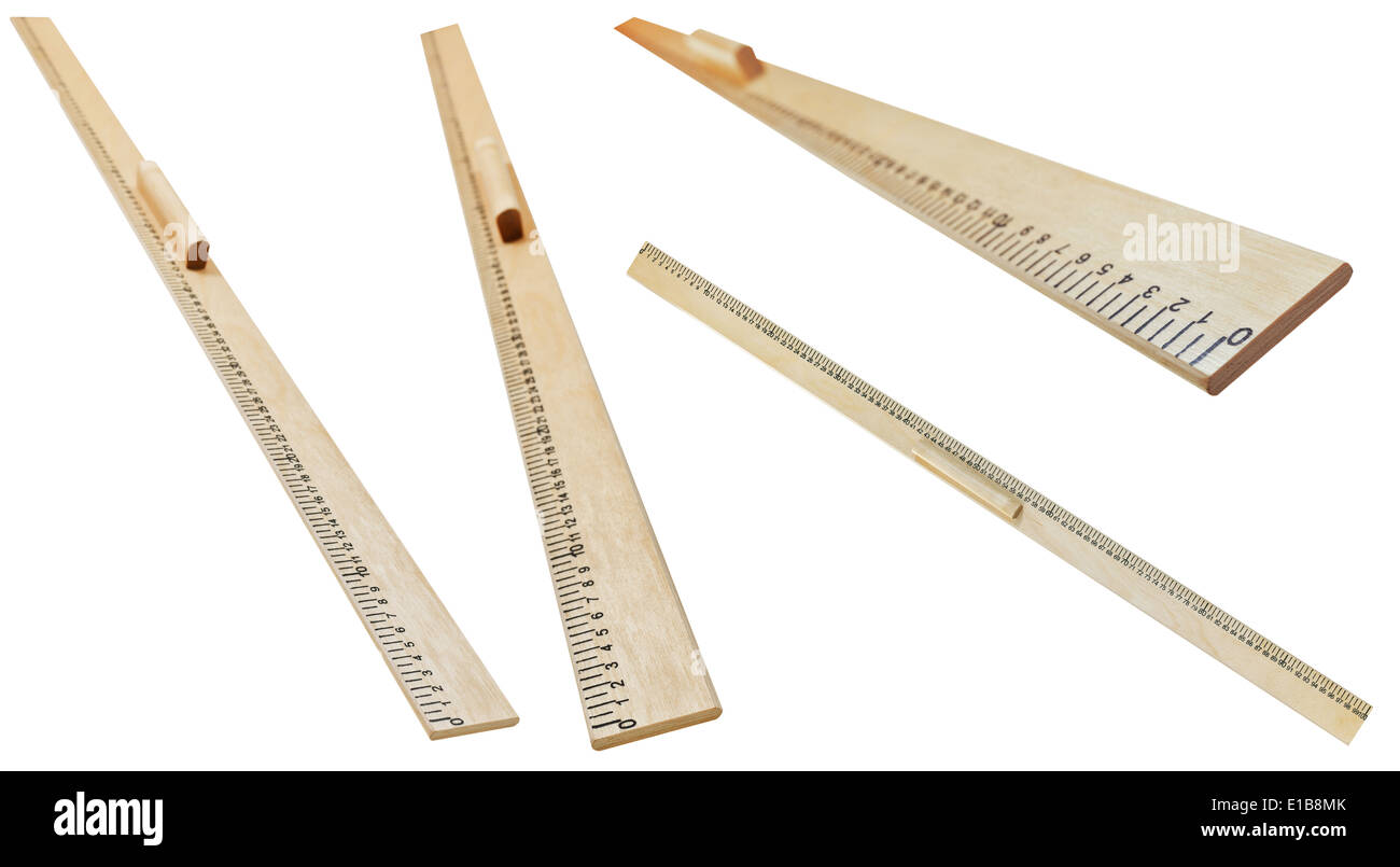 Ensemble de règles de compteur en bois isolé sur fond blanc Banque D'Images