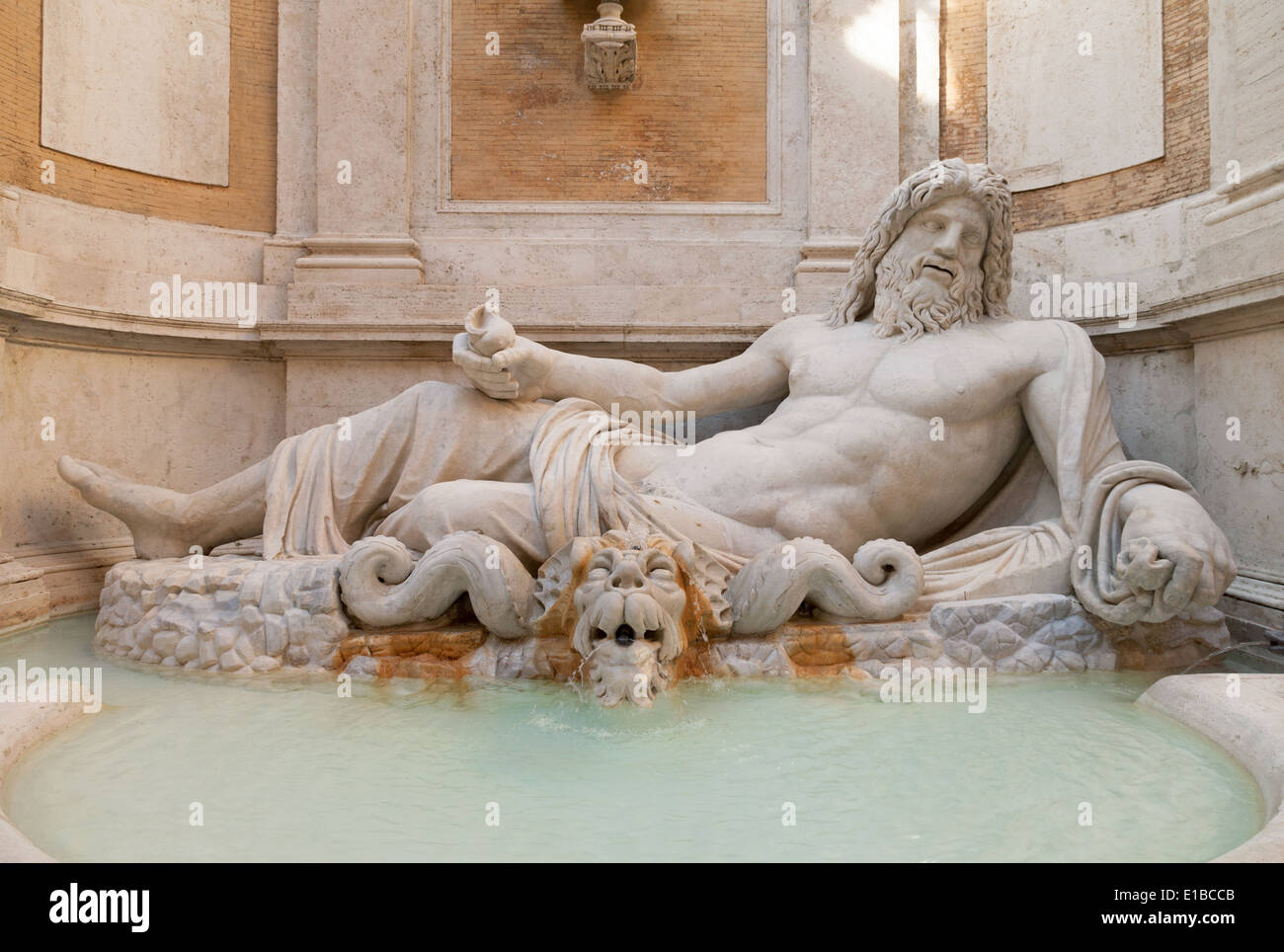 Statue du dieu de la rivière Arno, les musées du Capitole ( Musei Capitolini ) ; Rome, Italie Europe Banque D'Images