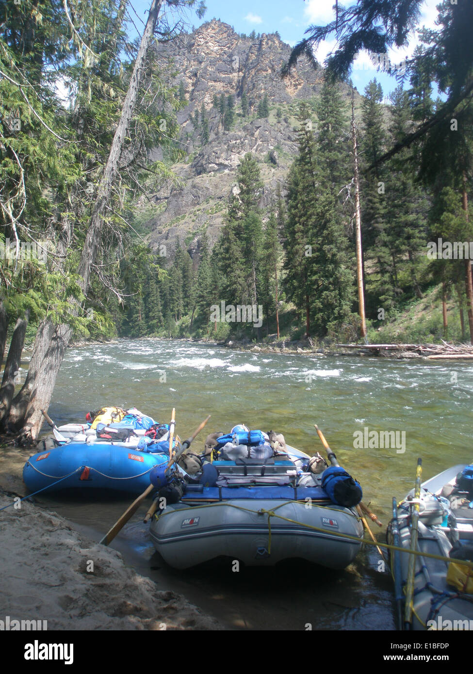 Bateaux de rivière Selway mtn ascenseur en bg Banque D'Images