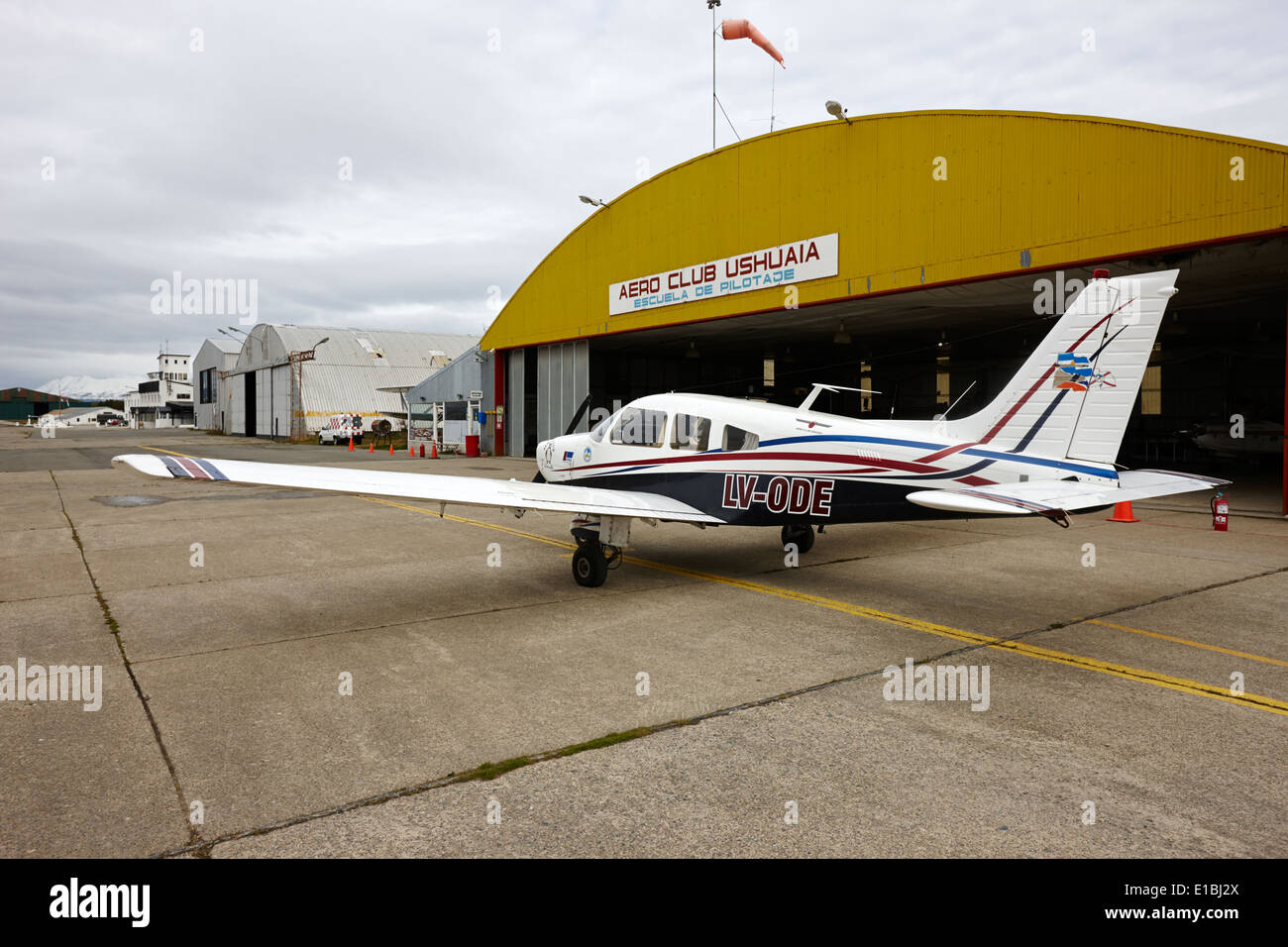 Lv-ode Piper PA-28 archer light aircraft aeroclub Ushuaia Argentine Banque D'Images