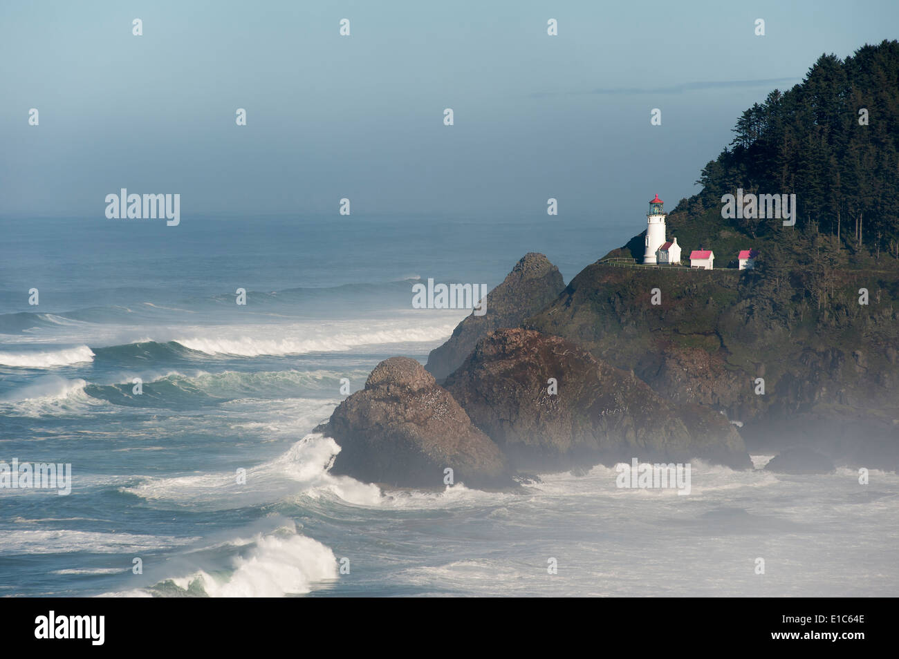 Tête Heceta phare historique sur la côte du Pacifique. Banque D'Images