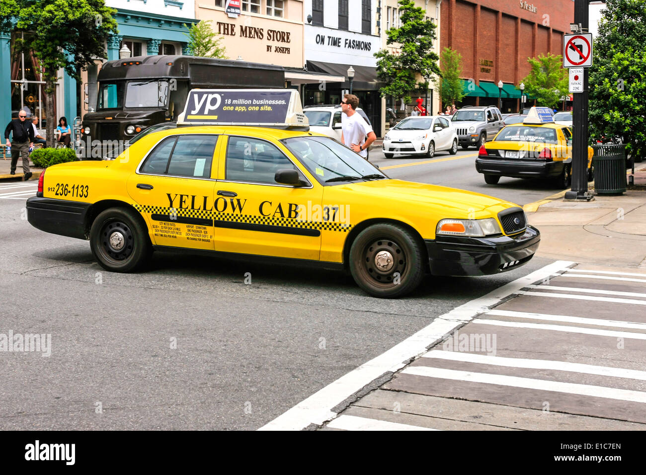 Yellow Cab en centre-ville de Savannah en Géorgie Banque D'Images