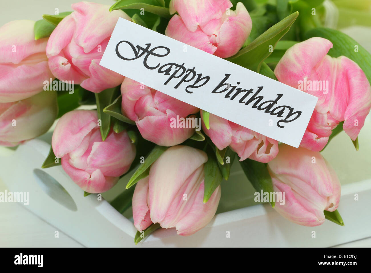 Joyeux Anniversaire Carte Avec Des Tulipes Roses Photo Stock Alamy
