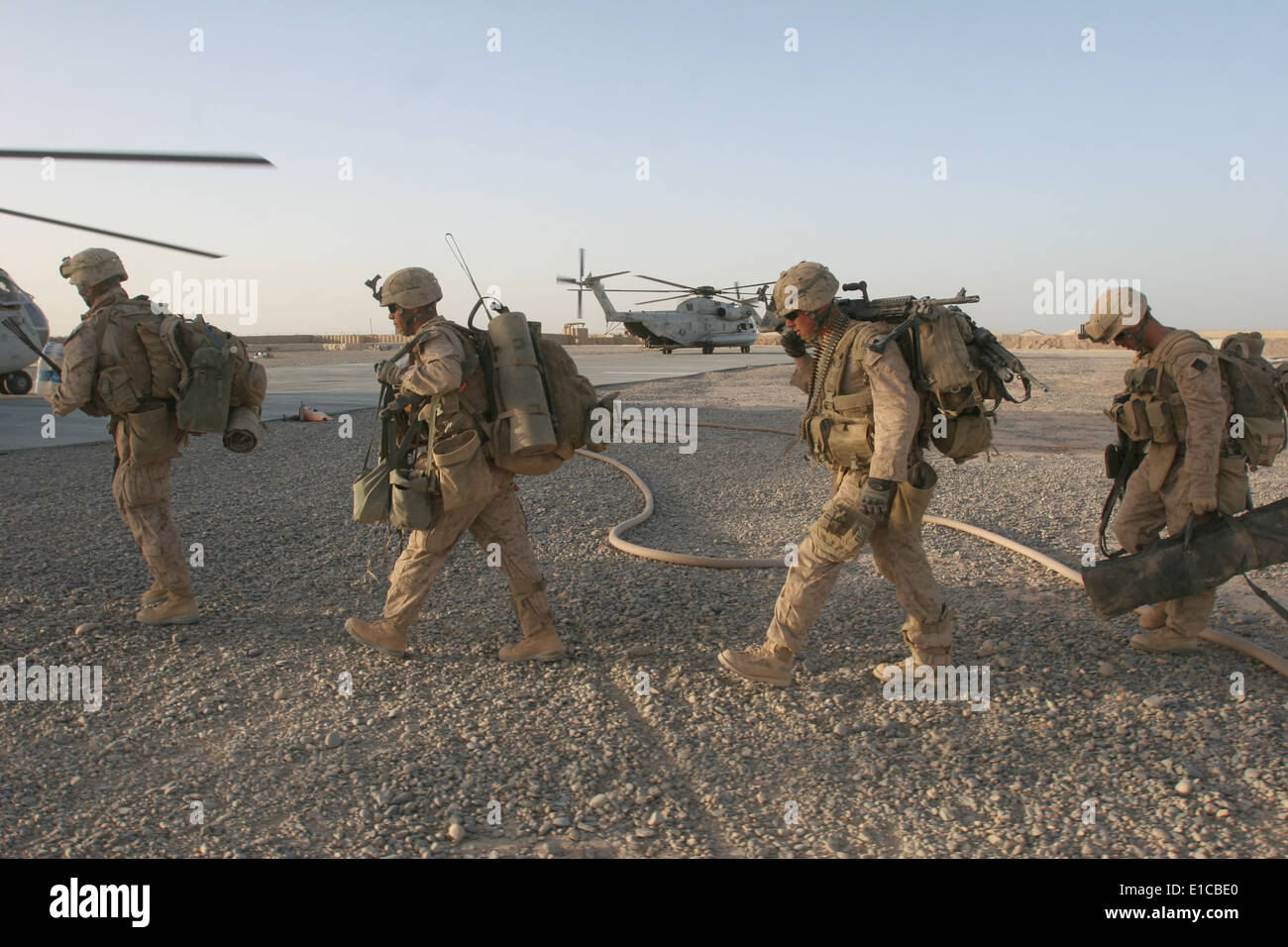 Les Marines américains avec 2e Bataillon, 8e Régiment de Marines, l'équipe de combat régimentaire, 2e 3 Marine Expeditionary Brigade, avec ap Banque D'Images