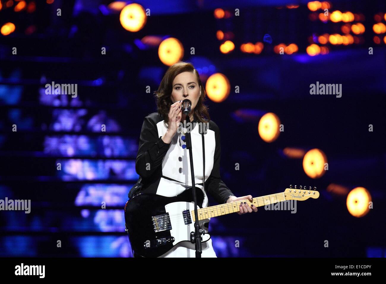 Sopot, Pologne 30 avril, mai 2014 chanteuse Polonaise Edyta Bartosiewicz il se produit sur la scène pendant le festival 2014 à la mode haut de la forêt au crédit de l'Opra : Michal Fludra/Alamy Live News Banque D'Images