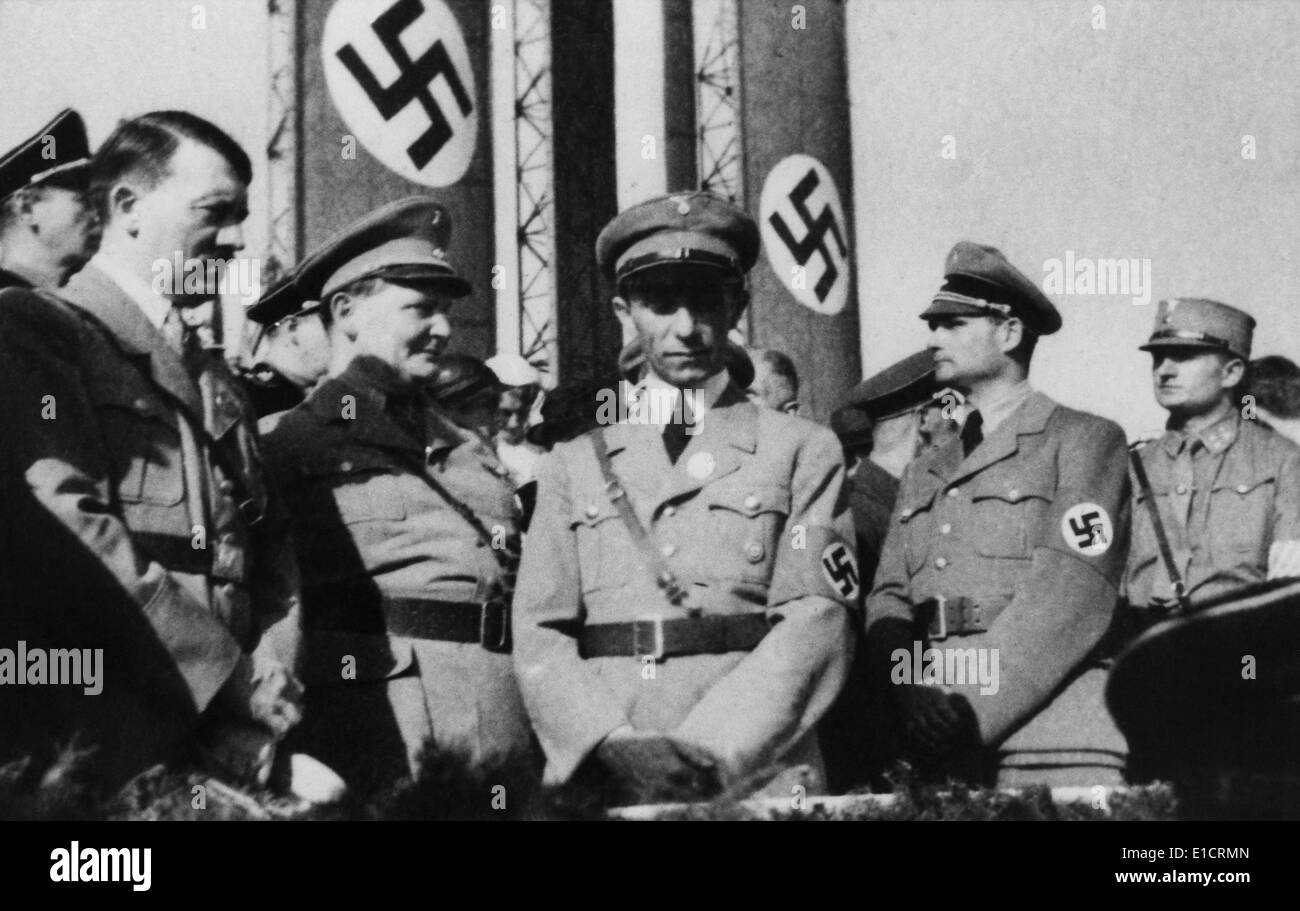 Haut dirigeants nazis au rassemblement du parti nazi dans les années 1930. L-R : Adolf Hitler, Hermann Göring, Joseph Goebbels, Albert Speer. Ca. Banque D'Images
