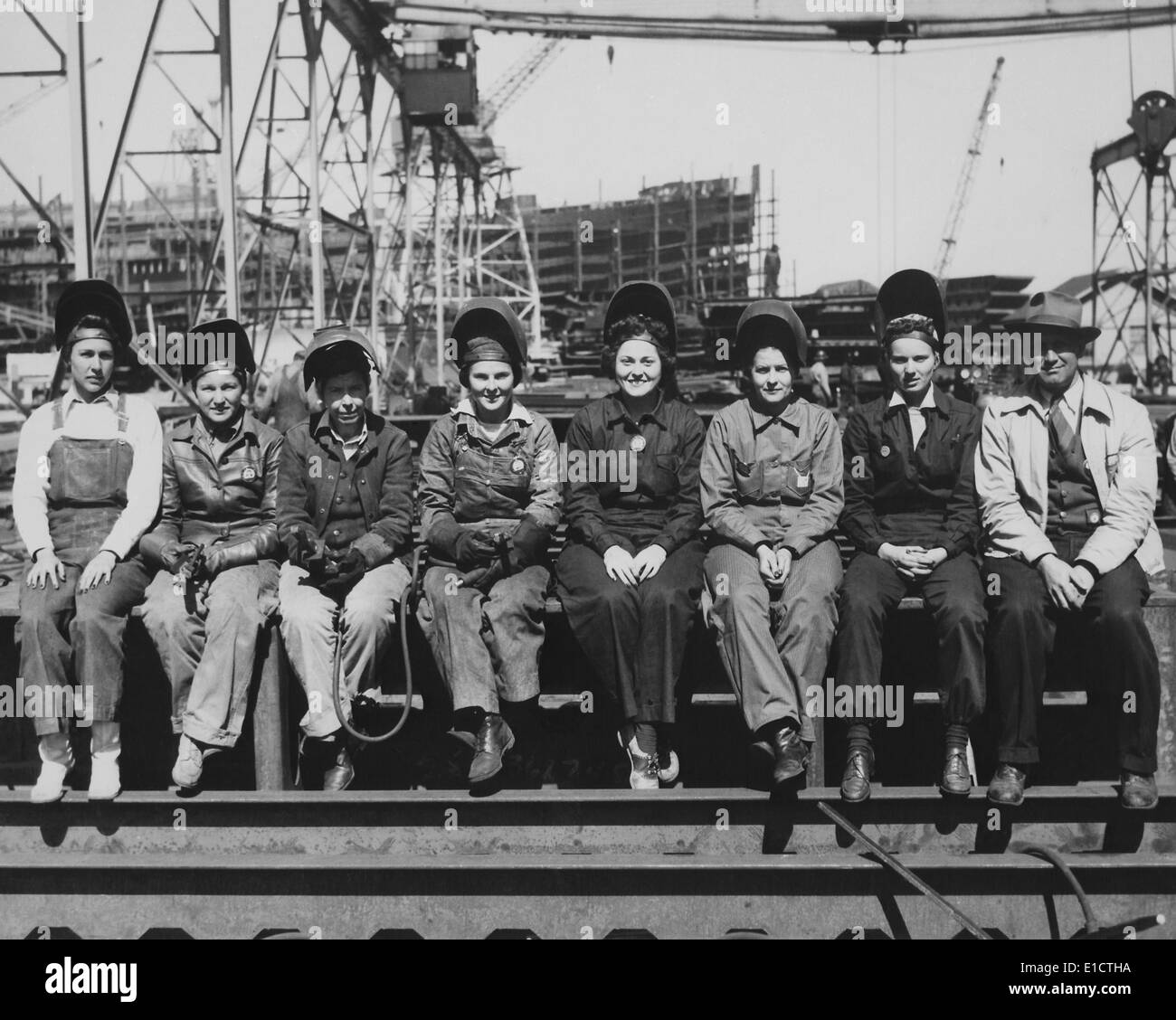 Women welders Banque de photographies et d'images à haute résolution - Alamy