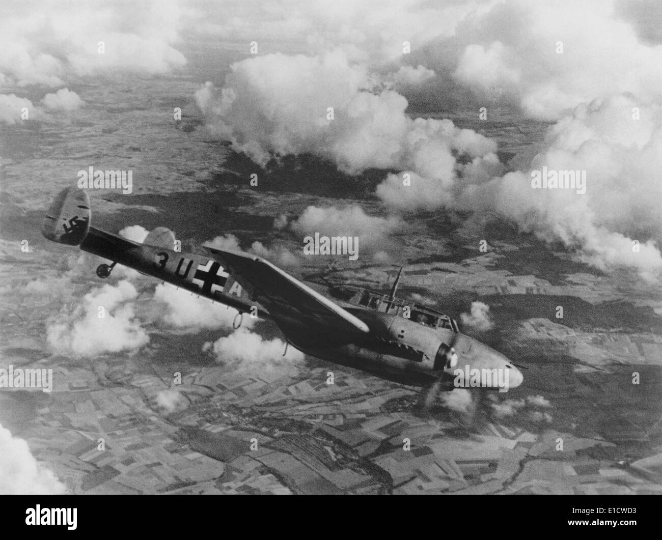 Vol d'un avion allemand sur la Pologne. Ca. 1939. (BSLOC 2014 6 4) Banque D'Images